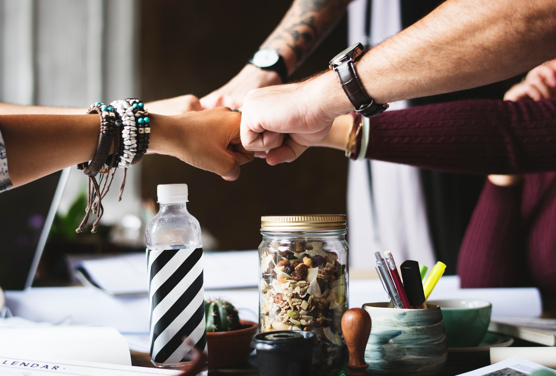 cropped-bracelets-collaboration-colleagues-398532.jpg